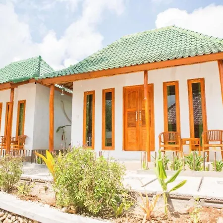 Kubu Reot Taman Asri Villa
