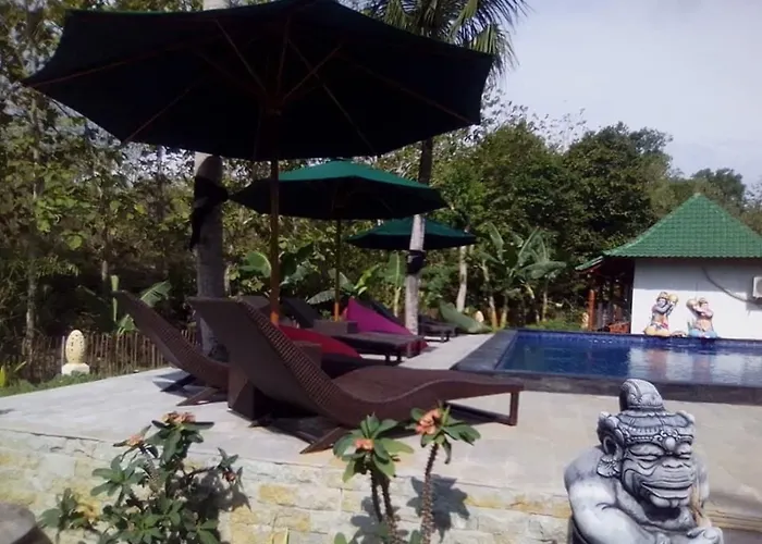 Kubu Asri Guest house 3*